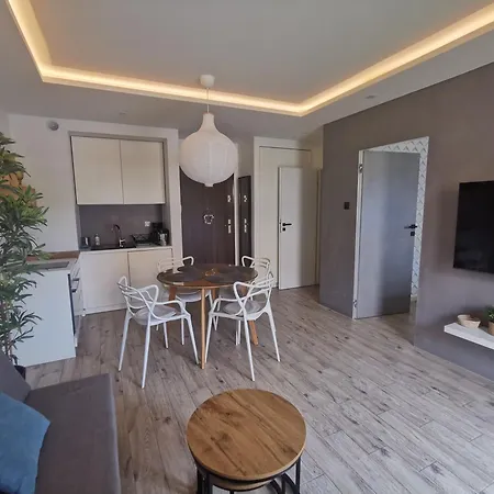 Sereno, Parking Gratis, Brak Kaucji