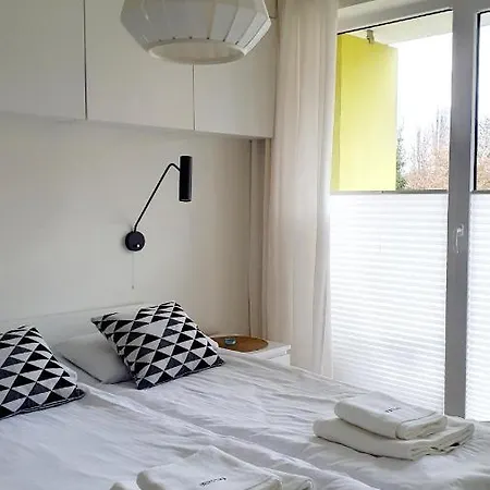 Sereno, Parking Gratis, Brak Kaucji